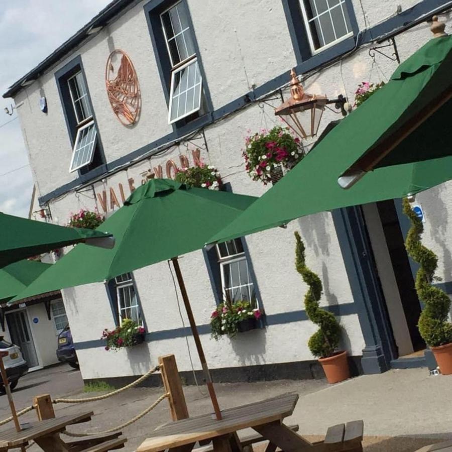 Vale Of York Hotel Thirsk Exterior photo